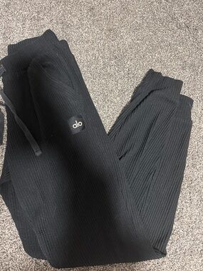 ALO Yoga Black Ribbed Jogger Track Pants, S/M